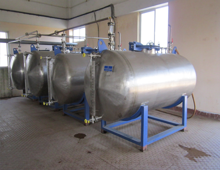 Solvent storage tanks